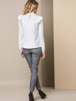 Bluzka Lola z falbanką z przodu biała