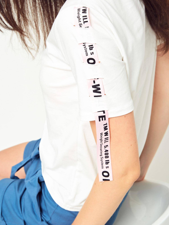 Biały t-shirt Rainbow z ozdobnymi taśmami przy rękawach