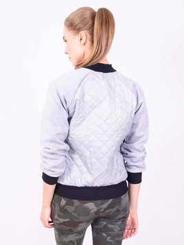 KURTKA PIKOWANA Z KONTRASTOWYMI ŚCIĄGACZAMI