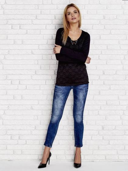 BLUZKA Z KORONKĄ I SZNUROWANYM DEKOLTEM CZARNA