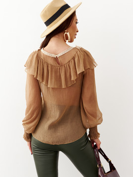 Karmelowa bluzka z falbanką i koronką Cocomore