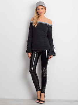 Bluzka z dzianiny z rozszerzanym dekoltem czarna