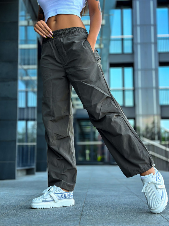 Khaki spodnie joggery parachute Och Bella
