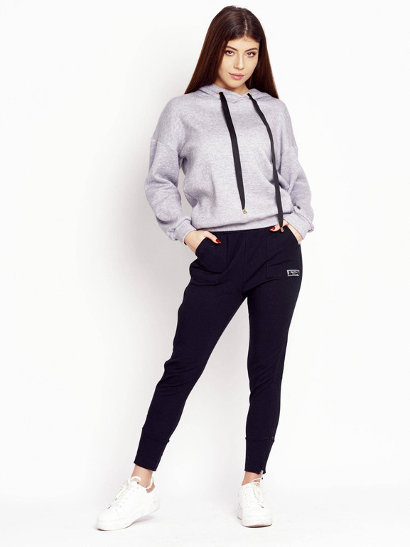 Szara bluza kaptur zdobiona czarnymi taśmami Cocomore