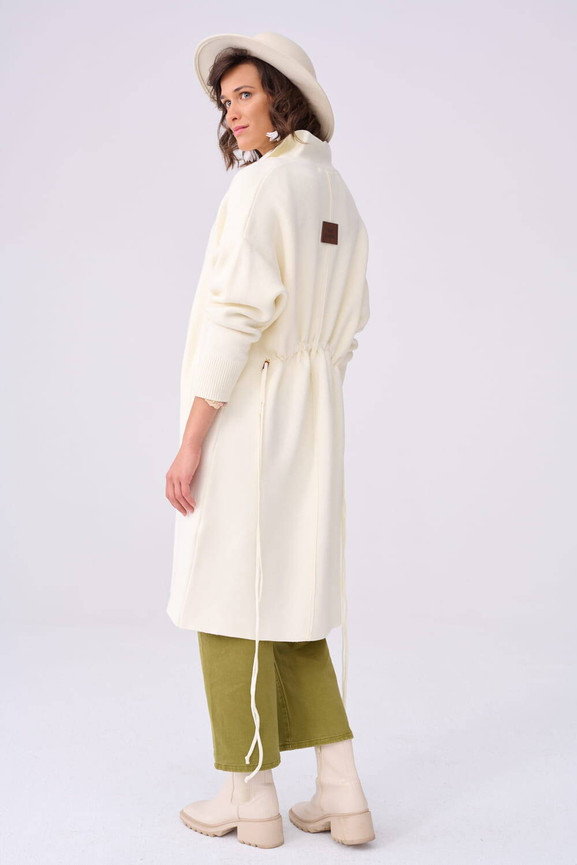 Ekru płaszcz z kieszeniami Blue Shadow