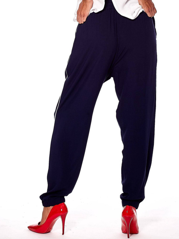 Spodnie typu joggery z lampasami granatowe