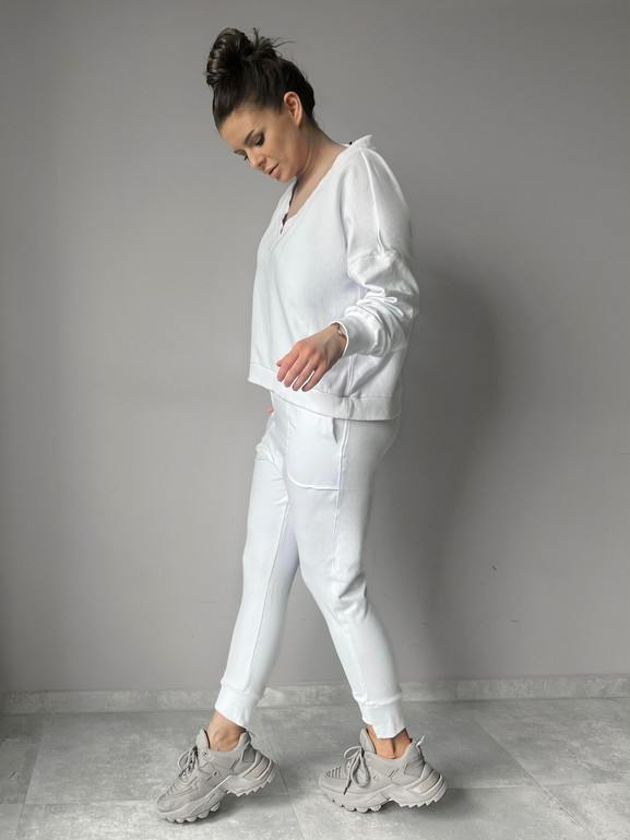 Biały komplet dresowy By o la la