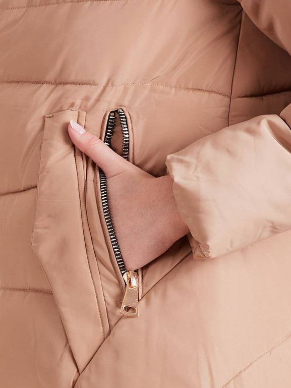 Kurtka z przedłużonymi bokami i futerkiem przy kapturze beżowa