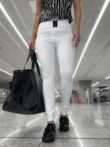 Ecru spodnie z szerokim pasem By o la la