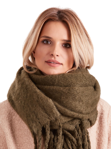 Szalik jednolity z frędzlami zielony