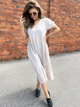 Beżowa sukienka letnia muślinowa Och Bella 