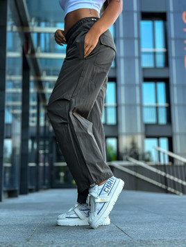 Khaki spodnie joggery parachute Och Bella