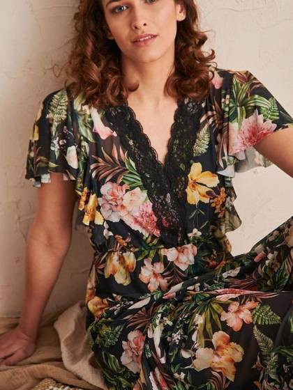 Czarna sukienka w kwiaty dekolt V Blue Shadow
