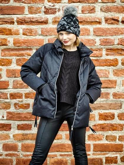 Czarna kurtka puchowa z wysoką stójką Dankoff.dk