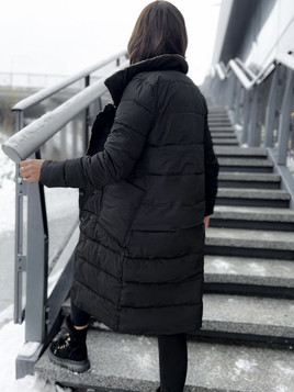 Czarna kurtka dwurzędowa wysoka stójka Yups