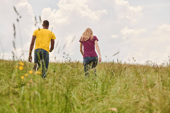 Żółta koszulka męska z czesanej bawełny Iconic rękawem Fruit of the Loom