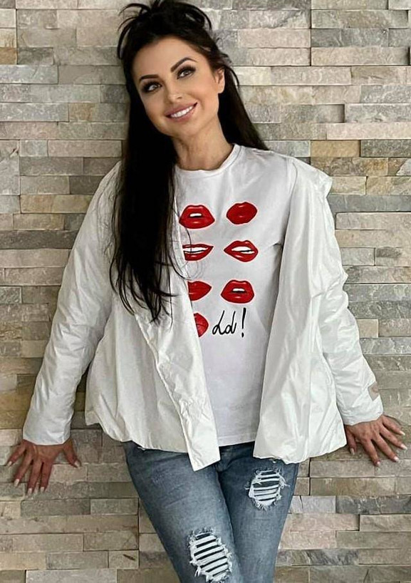 Biała bluzka z nadrukiem Love okrągły dekolt By o la la