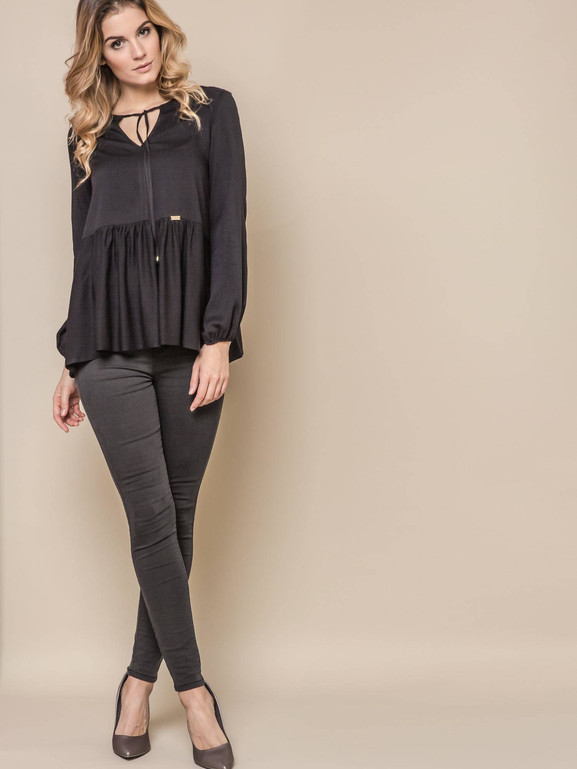 Bluzka ONE z szeroką falbaną czarna