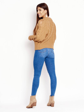 Sweter z wiązaniami na rękawach Cocomore karmelowy