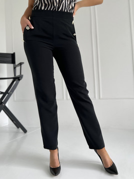 Czarne spodnie zdobione złotymi guzikami Coomore