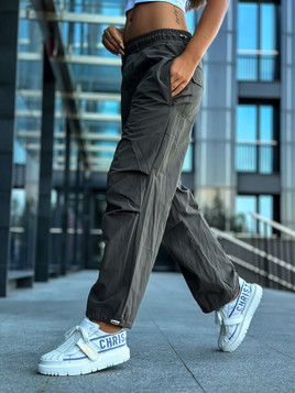 Khaki spodnie joggery parachute Och Bella