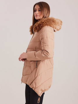 Kurtka z przedłużonymi bokami i futerkiem przy kapturze beżowa