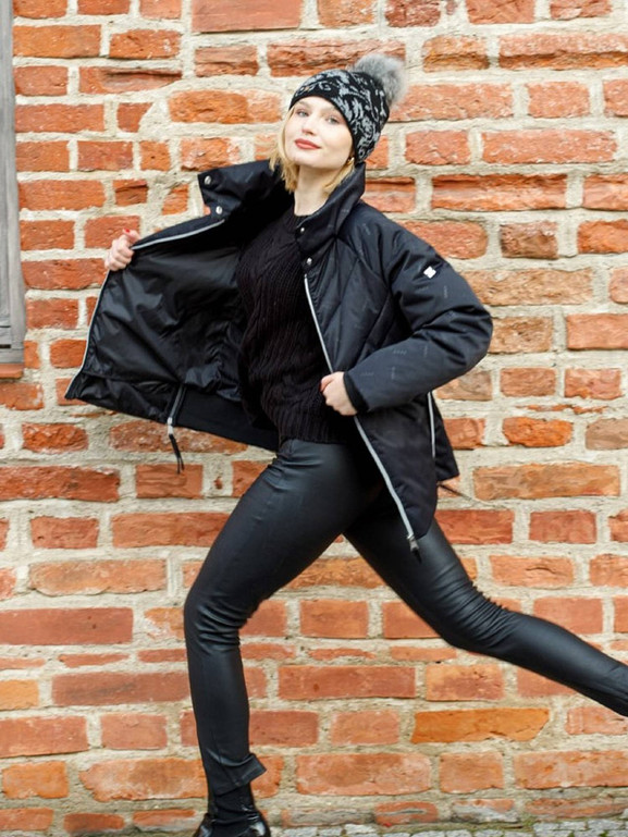 Czarna kurtka puchowa z wysoką stójką Dankoff.dk