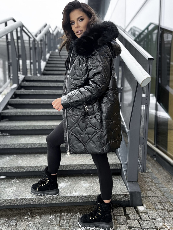 Czarna kurtka z kapturem i futerkiem Yups