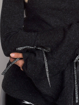 Bluzka z dzianiny z rozszerzanym dekoltem czarna