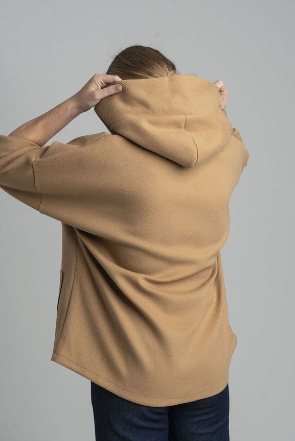 Camelowa przejściowa lekka kurtka z kapturem