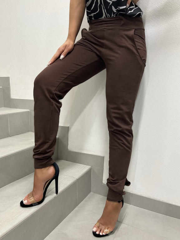 Brązowe spodnie dresowe Och Bella