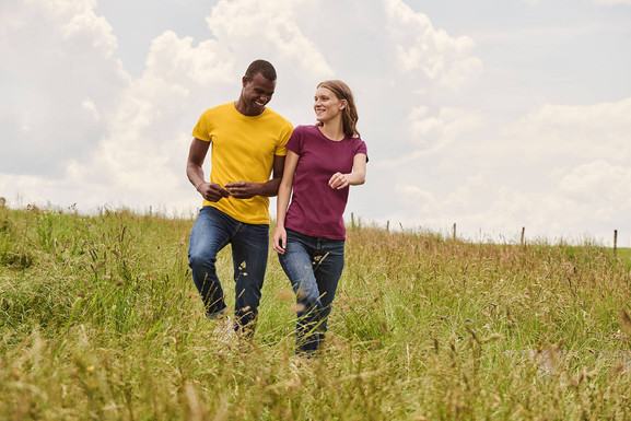 Żółta koszulka męska z czesanej bawełny Iconic rękawem Fruit of the Loom