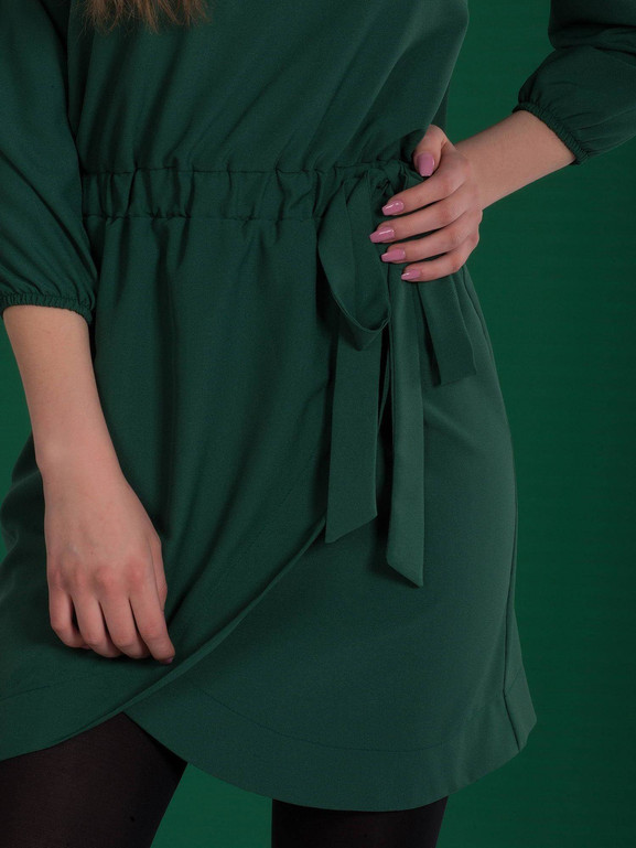 Sukienka z kopertowym dołem, wiązana zielona