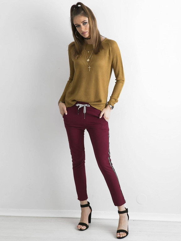 Sweter cienki w prążki musztardowy