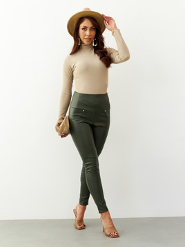 Beżowe body z półgolfem i koronką By o la la