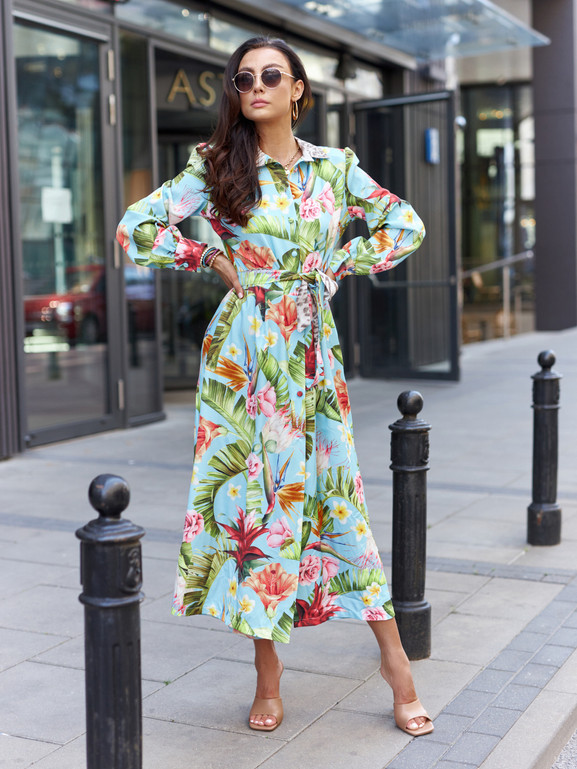 Niebieska sukienka w kwiaty szmizjerka By o la la