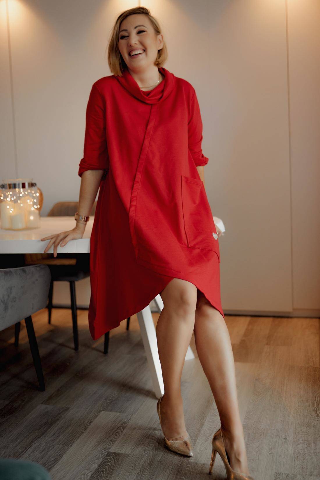Czerwona sukienka z golfem Fasardi damska - sklep internetowy 