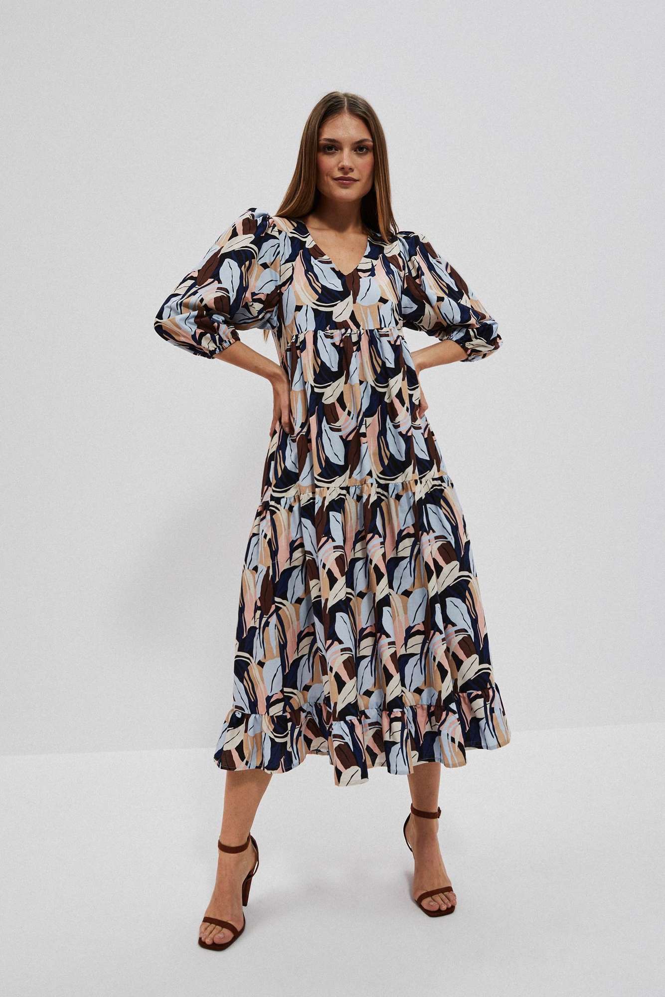 Wielokolorowa sukienka midi we wzory Moodo damska - sklep internetowy  