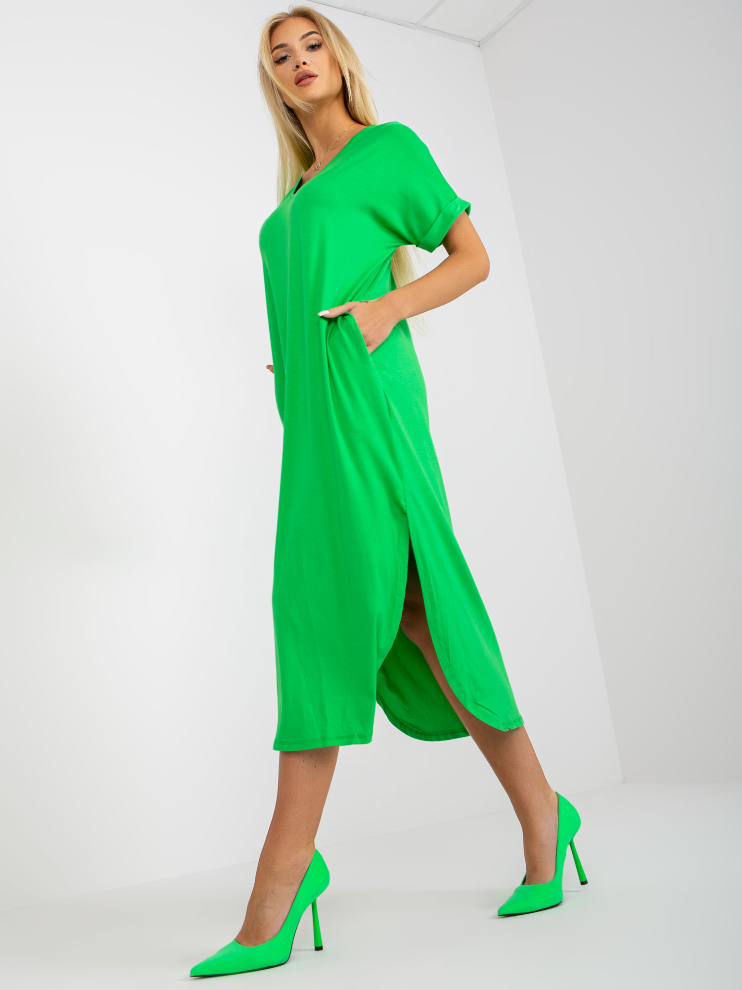 Zielona sukienka basic oversize Och Bella damska - sklep internetowy 